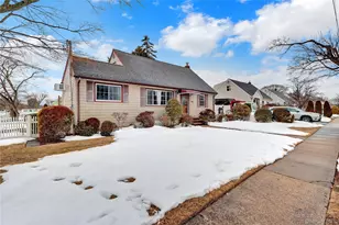 2242 6th St, East Meadow, NY 11554 - Photo 5