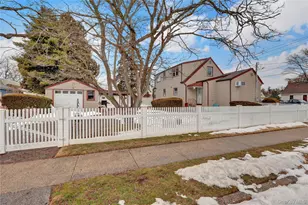 2242 6th St, East Meadow, NY 11554 - Photo 7