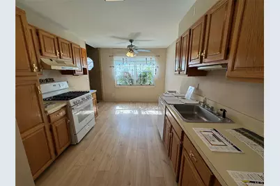 511 Race Place, Oakdale, NY 11769 - Photo 11