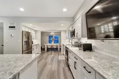 2550 Natta Boulevard, Bellmore, NY 11710 - Photo 15