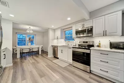 2550 Natta Boulevard, Bellmore, NY 11710 - Photo 17