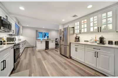 2550 Natta Boulevard, Bellmore, NY 11710 - Photo 19