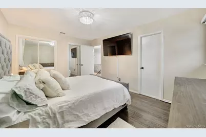 2550 Natta Boulevard, Bellmore, NY 11710 - Photo 31