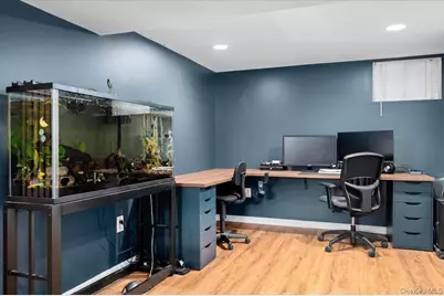 179 Serrano Avenue, Hawthorne, NY 10532 - Photo 15