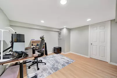 4 Cecil Place, Hicksville, NY 11801 - Photo 19