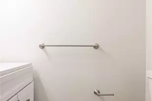 21 Spirit Ln, New York, NY 10303 - Photo 9