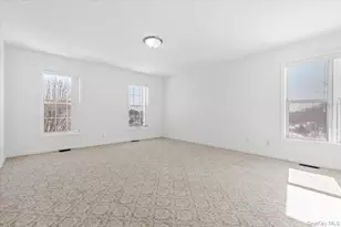 44 Greenvale Cir, White Plains, NY 10607 - Photo 17