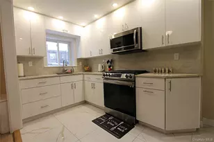 60-59 70th St, Maspeth, NY 11378 - Photo 5