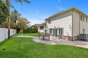 830 Pepperidge Rd, Westbury, NY 11590 - Photo 3