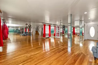 830 Pepperidge Road, Westbury, NY 11590 - Photo 5