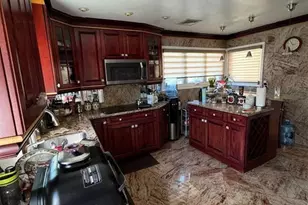 830 Pepperidge Rd, Westbury, NY 11590 - Photo 11