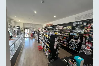 11402 Jamaica Avenue, Richmond Hill, NY 11418 - Photo 5