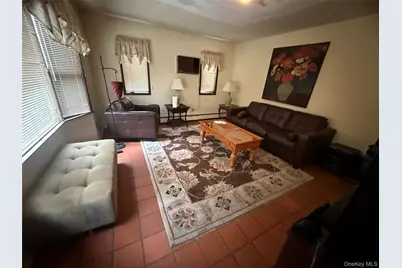 31 Prince Street, New Hyde Park, NY 11040 - Photo 3