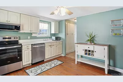 149 Union Avenue, Islip, NY 11751 - Photo 17