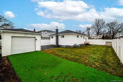 153 N Queens Avenue, Massapequa, NY 11758 - Photo 17