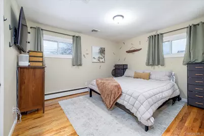 153 N Queens Avenue, Massapequa, NY 11758 - Photo 9