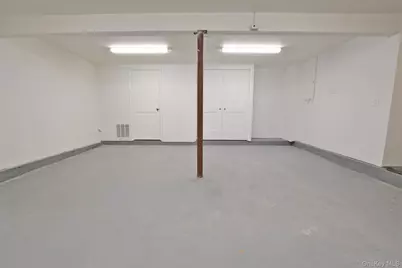 205 Connetquot Road, Oakdale, NY 11769 - Photo 37