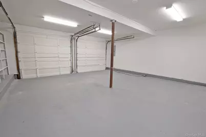 205 Connetquot Road, Oakdale, NY 11769 - Photo 35