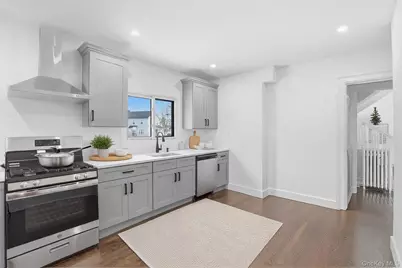 25 Midland Avenue, White Plains, NY 10606 - Photo 13