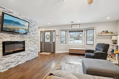 135 5th Avenue, Kings Park, NY 11754 - Photo 5