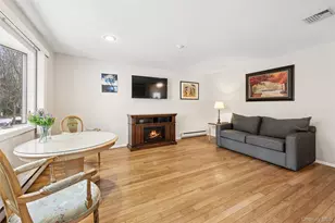 25 Freemont Ln, Coram, NY 11727 - Photo 5