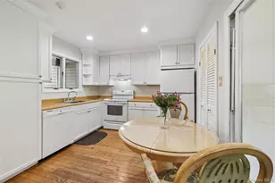 25 Freemont Ln, Coram, NY 11727 - Photo 11