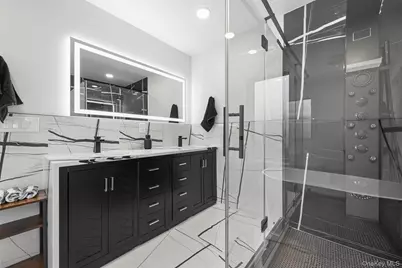 14 Hoover Lane, Bethpage, NY 11714 - Photo 15