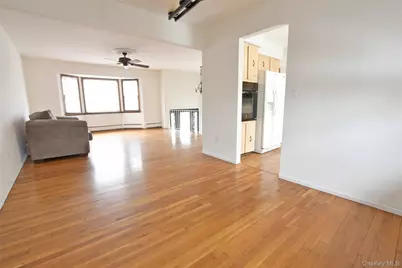 205 Connetquot Road, Oakdale, NY 11769 - Photo 11