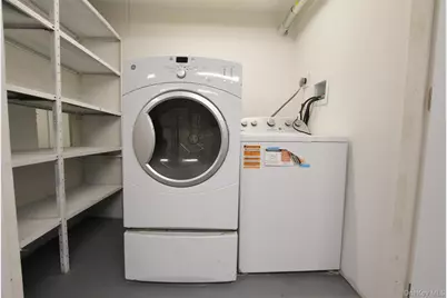 205 Connetquot Road, Oakdale, NY 11769 - Photo 31