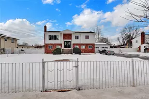 40 Scholar Ln, Commack, NY 11725 - Photo 3