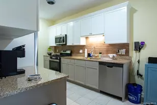 21 Greentree Ct, Shirley, NY 11967 - Photo 11