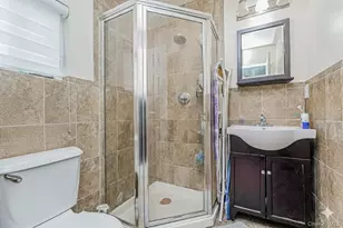 49 Llewellyn Pl, New York, NY 10310 - Photo 21