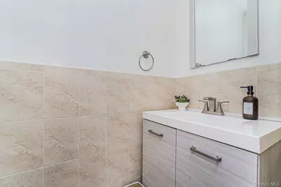 49 Llewellyn Place, New York, NY 10310 - Photo 7