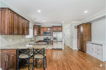 49 Llewellyn Place, New York, NY 10310 - Photo 11