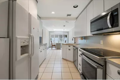 8 Sagamore Way S, Jericho, NY 11753 - Photo 5