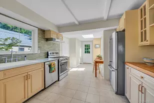 2 Smull Ln, Port Washington, NY 11050 - Photo 13