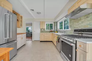 2 Smull Ln, Port Washington, NY 11050 - Photo 15