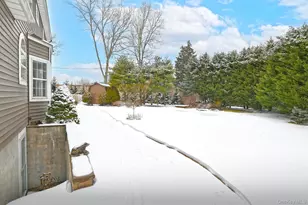 12 Crystal Brook Ct, Nesconset, NY 11767 - Photo 27