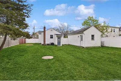 72 Conklin Avenue, Patchogue, NY 11772 - Photo 5