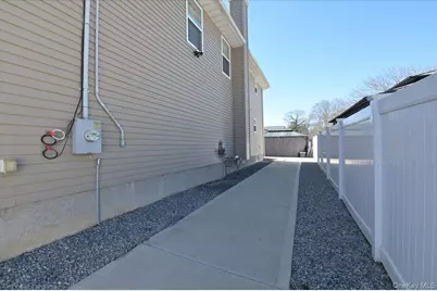 556 Park Avenue, West Hempstead, NY 11552 - Photo 29