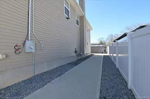 556 Park Ave, West Hempstead, NY 11552 - Photo 29