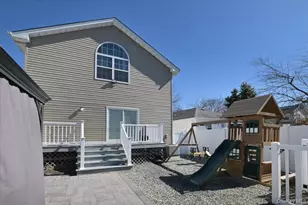 556 Park Ave, West Hempstead, NY 11552 - Photo 27