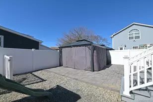 556 Park Ave, West Hempstead, NY 11552 - Photo 31