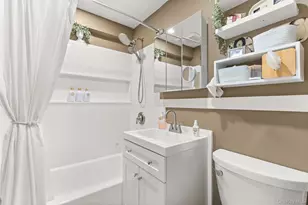 8 Garden Blvd, Hicksville, NY 11801 - Photo 9