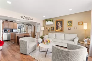 8 Garden Blvd, Hicksville, NY 11801 - Photo 3