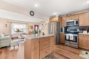 8 Garden Blvd, Hicksville, NY 11801 - Photo 5