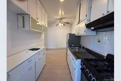 25-12 14th Place #1, Long Island City, NY 11102 - Photo 1