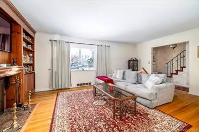 31 Alden Court, Malverne, NY 11565 - Photo 5