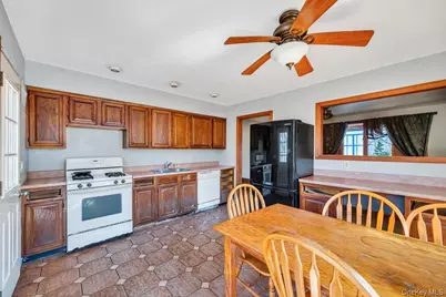 1456 Locust Avenue, Bohemia, NY 11716 - Photo 17