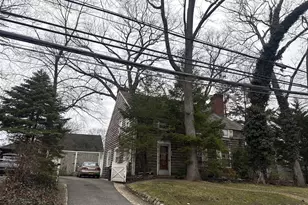 89 Linmouth Rd, Malverne, NY 11565 - Photo 3